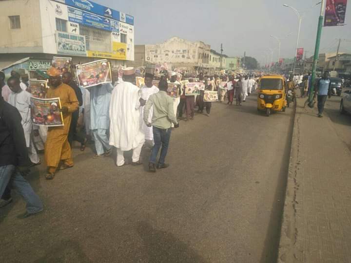 AuwalYusufmuha3's tweet photo. As Usual peaceful #FreeZakzaky rocks the streets of Kano after Friday prayer.

25102019 https://t.co/FtG5pWREox