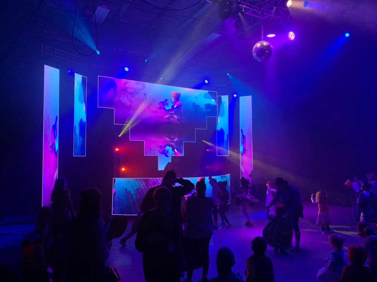 _Choice_LIVE's tweet photo. We celebrated Halloween at #shocktheblock on the Rock Lititz campus! Our killer video dance party featured @upstagevideo’s very first production truck from 1974!
.
.
.
#eventprofs #upstagevideo #volkswagen #rocklititz #ledscreen #videowall #halloween2019 https://t.co/9m5mUGWTl6