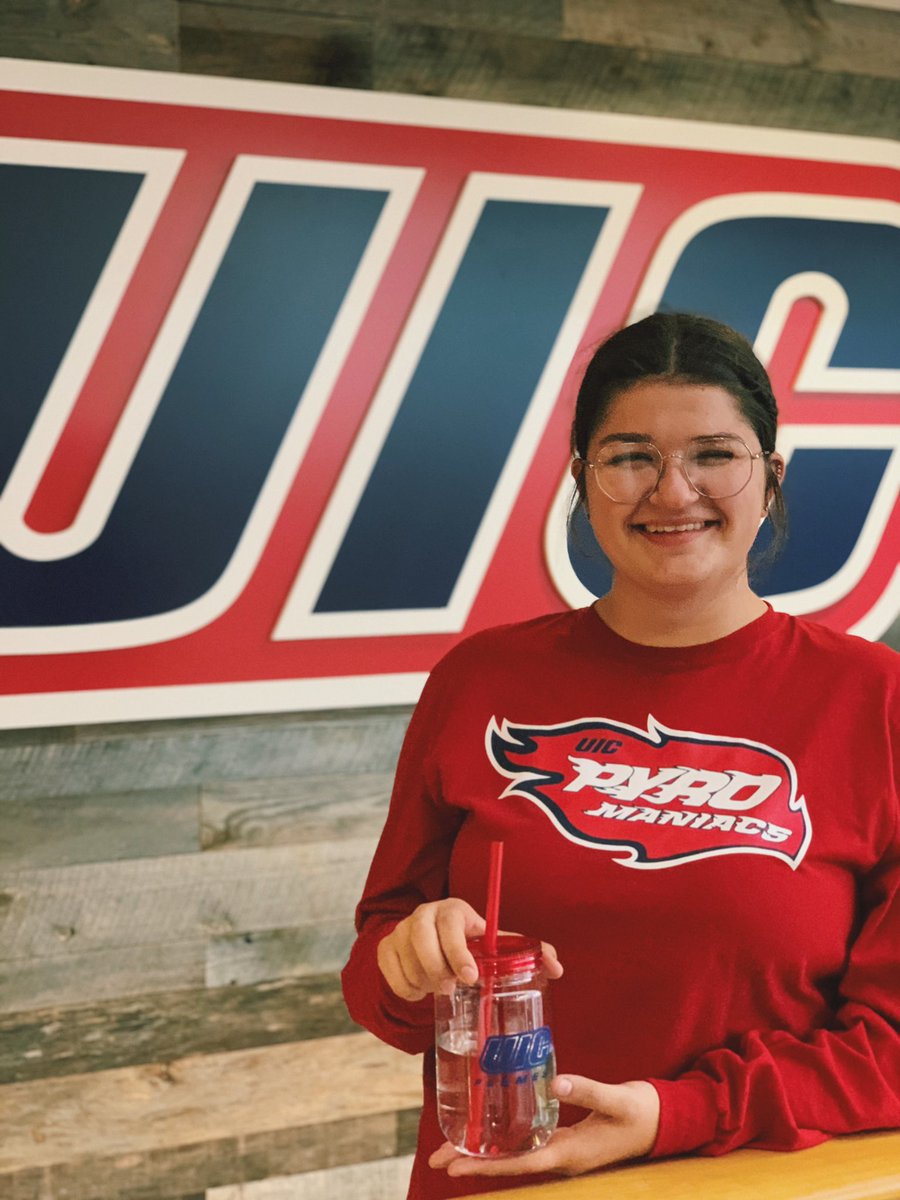UIC_Pyros's tweet photo. 🚨Game Day Alert 🚨 
Volleyball 🏐 game TONIGHT!
🥤: First 150 UIC Students will receive a UIC Flames Mason Jar
⏰: 6PM
📍: Flames Athletic Center https://t.co/cdH2zhvDlE