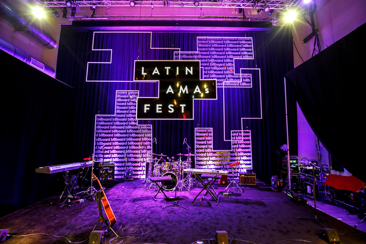 BizBashLive's tweet photo. West Coast bureau chief Claire Hoffman covers the week's biggest event news. https://t.co/9uOvdoLTLj #BizBash #BizBashLA #eventprofs #meetingprofs #eventideas #eventinspo #LatinAMAs @billboard @billboardlatin @ShirazCreative @stoeltpro @FormDecor @PooPourri https://t.co/9fRG1MwFbG