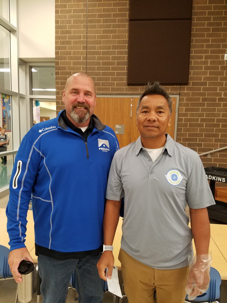 AdkinsLantana's tweet photo. @AdkinsElemPTA
Flight Crew hosted an amazing Donuts with Dads event! What a turn-out! We appreciate all of our parents who attended. Thank you to @presidioroofing
and all of our volunteers. We love our school community! #settojet https://t.co/2xyV5M6C6D