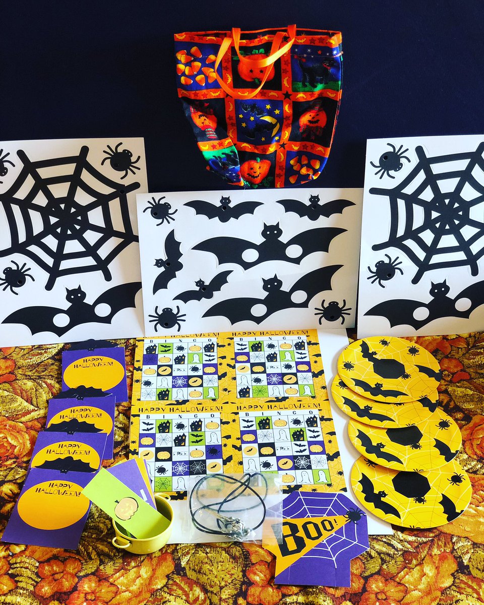 My #steampunk author booth at <a href="/jcsteampunk/">JewelryCitySteampunk</a> tomorrow will feature a free children’s raffle with these #Halloween goodies! Visit me North Main Street Attleboro, MA 02703 💍🌆 @AttleboroPL <a href="/SteampunkCons/">SteampunkCons.com</a> #steampunkfest #jewelrycitysteampunkfestival #WatchCityTrilogy #steampunkbooks