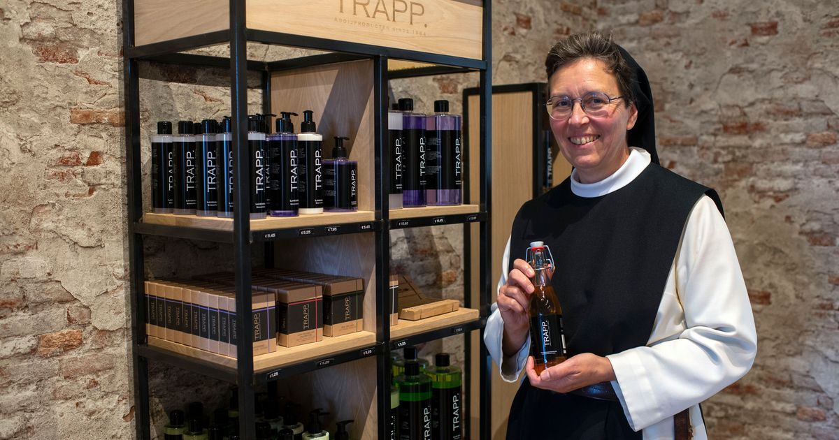 beerology's tweet photo. Please excuse the translation; this is the only article I could find on the topic. Trappist sisters in Belgium have started selling a shampoo made with Trappist beer: https://t.co/ErCeVZH1KY #beershampoo #trappist #cisterianorder #washingyourhair #westmalle https://t.co/imhP1VRo3Y