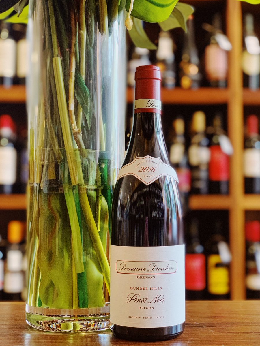 Winemaker of the Month - Domaine Drouhin

instagram.com/p/B4CrMwRBKBq/…