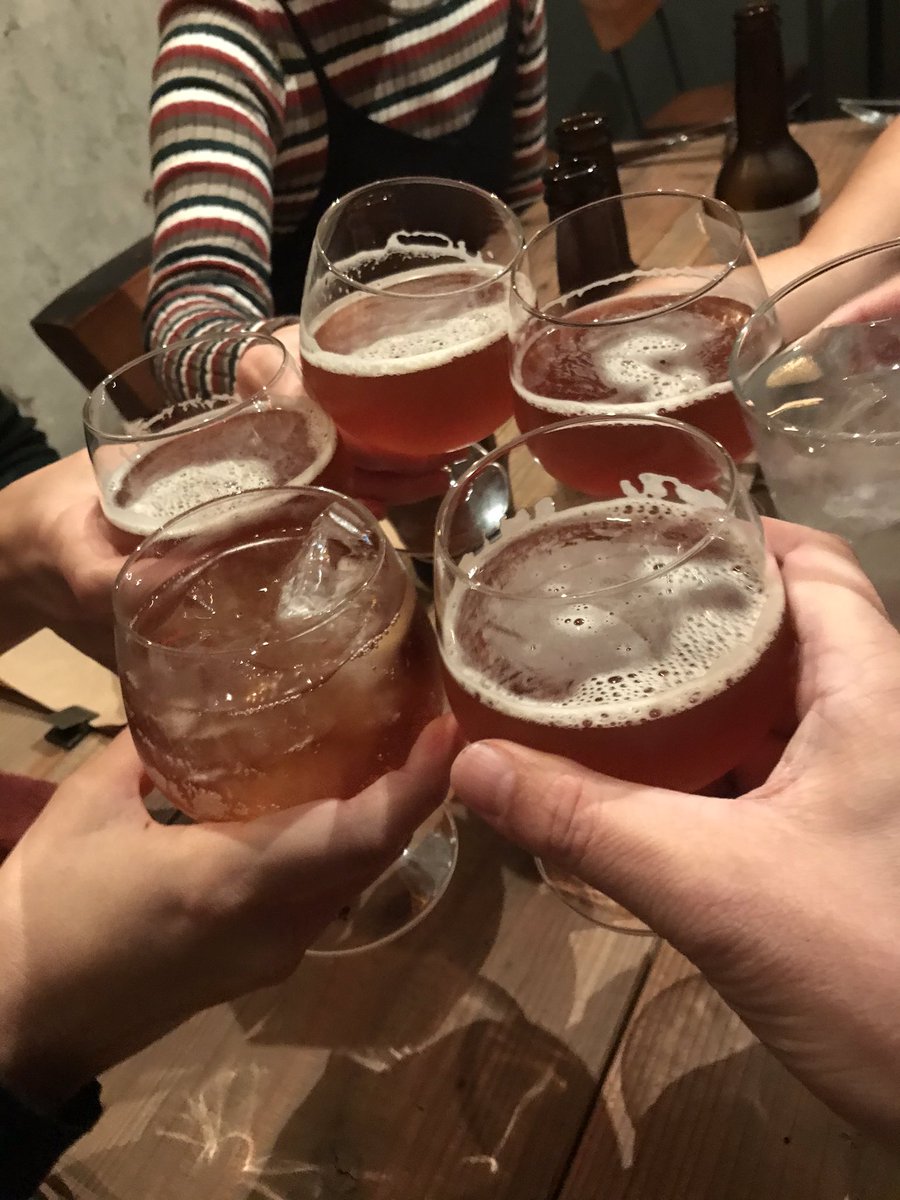 daisukefesta's tweet photo. 今日は、会社の飲み会。

近くのスペイン料理屋の
#deico さんがめっちゃ美味しくて
みんな喜んでくれました。

うちの会社は、ボク以外は全員女性

女子会に1人混じった感になります…

自然と子供さんの話に。
みなさん子供さんの事を本当に
大切にしてるんだなぁと思った。

明日からもガンバロー https://t.co/9azoTVhNd0
