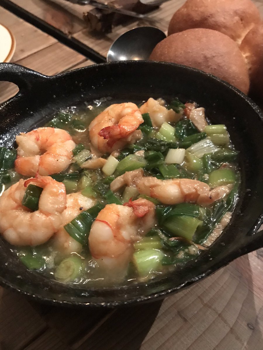 daisukefesta's tweet photo. 今日は、会社の飲み会。

近くのスペイン料理屋の
#deico さんがめっちゃ美味しくて
みんな喜んでくれました。

うちの会社は、ボク以外は全員女性

女子会に1人混じった感になります…

自然と子供さんの話に。
みなさん子供さんの事を本当に
大切にしてるんだなぁと思った。

明日からもガンバロー https://t.co/9azoTVhNd0
