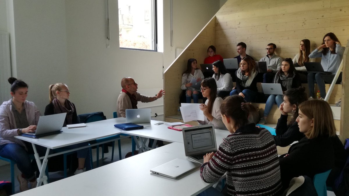 uedesign's tweet photo. De retour à la @ScopPeniche pour un rendu intermédiaire des étudiants @SciencesPo38 et @Grenoble_IAE sur leur projet de design de service public avec @ozerbib #EricFache https://t.co/IivwmDJqXU