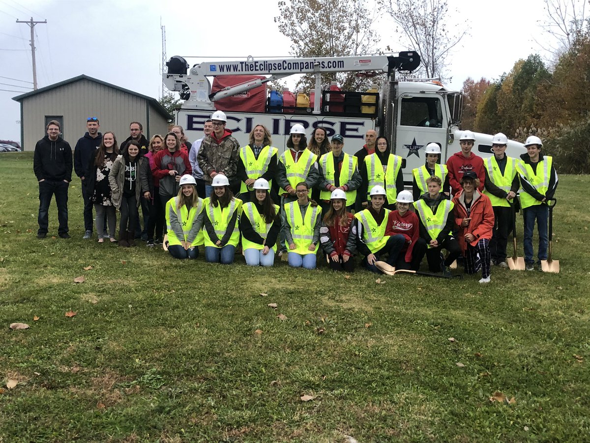 CrestwoodOH's tweet photo. Greenhouse groundbreaking ceremony!  Thank you to the students and everyone that made this possible! #everykid https://t.co/j89HhGhQ3z
