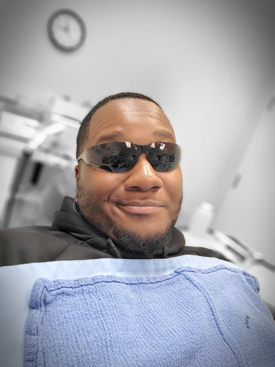 TechKingMike's tweet photo. I was smiling on the left side lol. They got me numbed up to kingdom come ๐คฃ๐คฃ#ByeByeWisdom https://t.co/QItCmOysZp