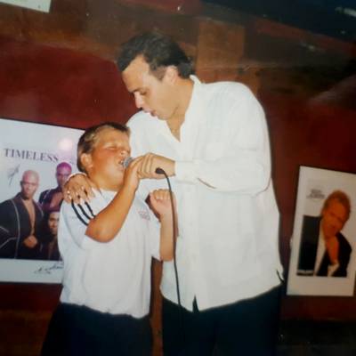 Frans Bauer als speciale gast bij releaseparty van Joey Hartkamp in Westervoort dlvr.it/RGxVHz