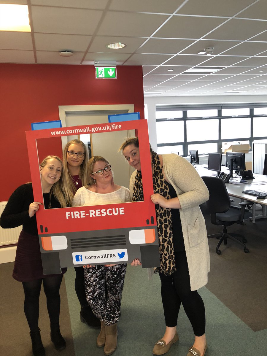 AliceDolly's tweet photo. You got this guys!!!! Under 1 hr to go!!! Big love from the upstairs massive at SHQ!!! #CF24TO ❤️ https://t.co/YGyW1QkwMQ