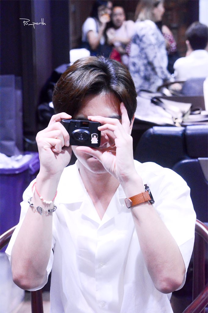 Po_Perth's tweet image. จะถ่ายเราทำม่าย 555 ถ่ายมาถ่ายกลับนะ
#รอยยิ้มของชูครีม #พวกของเจื๋อ #CEOnoGender