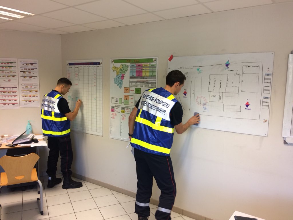 sdis67's tweet photo. [FORMATION]
Pour finir la 1re semaine d’immersion #FILT97, intégration à 1 journée de FMPA CDG pour les 4 stagiaires @ENSOSP : ateliers pédagogiques sur CRM et chaîne médicale, exercice GOC sur table et enfin mise en situation PCC.
#SDIS12 #SDIS19 #SDIS54 #SDIS56 https://t.co/xCo1HVW0ah