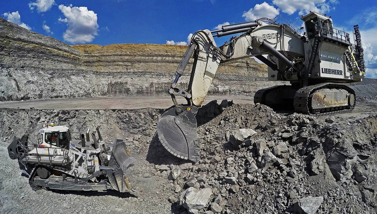gareth_blythin's tweet photo. Something for the weekend...… Liebherr's largest excavator, the R9800 and the worlds largest hydrostatic dozer, the Liebherr PR776 #Liebherr #mining #dozer #excavator #R9800 #PR776 https://t.co/iRh4HoXwIY
