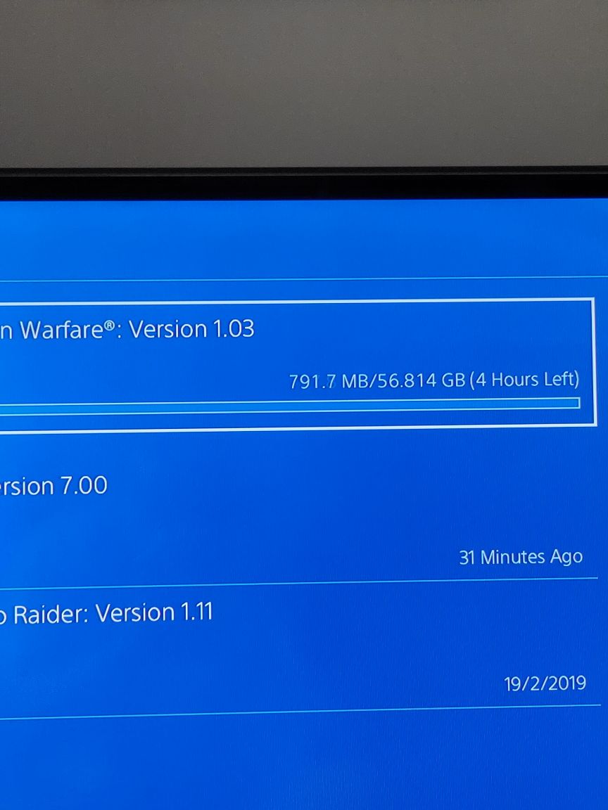A 4hr Update from Activision for #ModernWarfare is a piss take ! We meant to be living in a fast technology world! What am I suppose to do in that time while the weather is shite too 😒