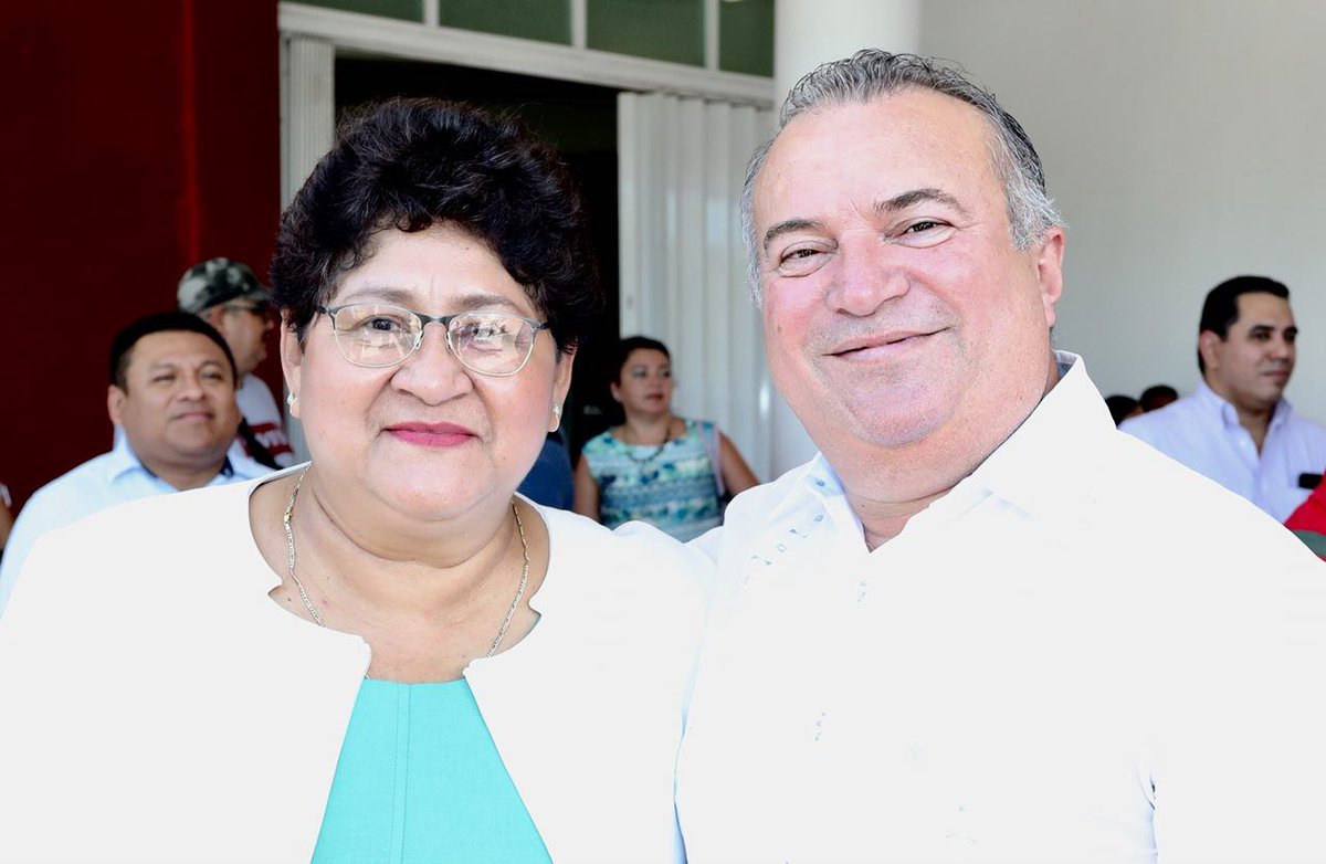 Una gran felicitación a nuestra Secretaria de <a href="/Sefiplanqroo/">SEFIPLAN</a> <a href="/yohanet_torres/">Yohanet Torres Muñoz</a> en su cumpleaños deseándole que este día la pase de lo mejor en unión a sus seres queridos. Mucha Salud y mucho Éxito.