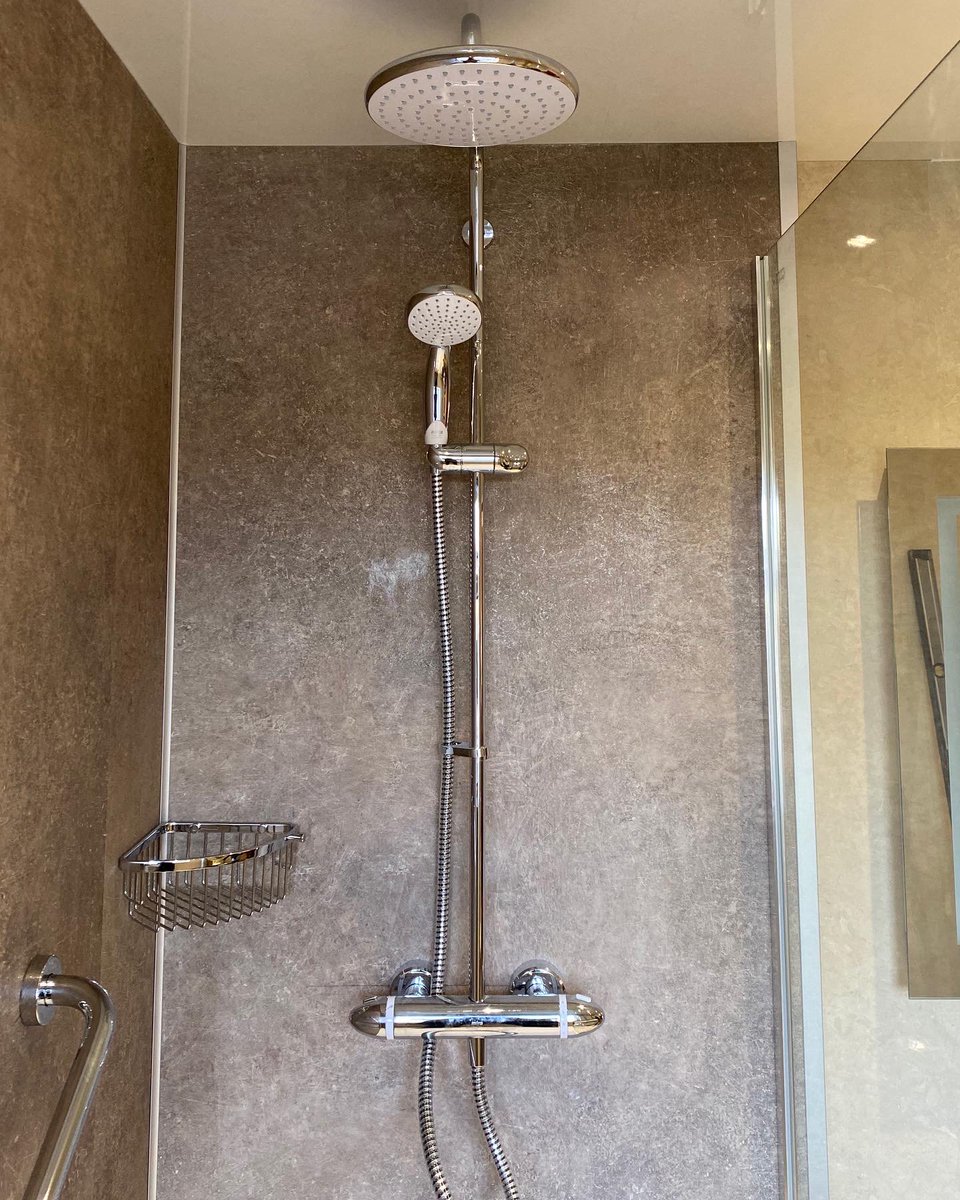 NuwaveBathrooms's tweet photo. Walk-in shower conversion, completed yesterday in Llanelli
β’
β’
β’
#bathtoshower #walkinshower #fibo #respatex #aquadart @mirashowers @Fibo_UK #bathroomgoals #bathroomdesign #bathroomselfie #bathroomremodel #bathroomrenovation #bathroomspecialists #wales #carmarthen #pembroke https://t.co/qSyW9y9SM7