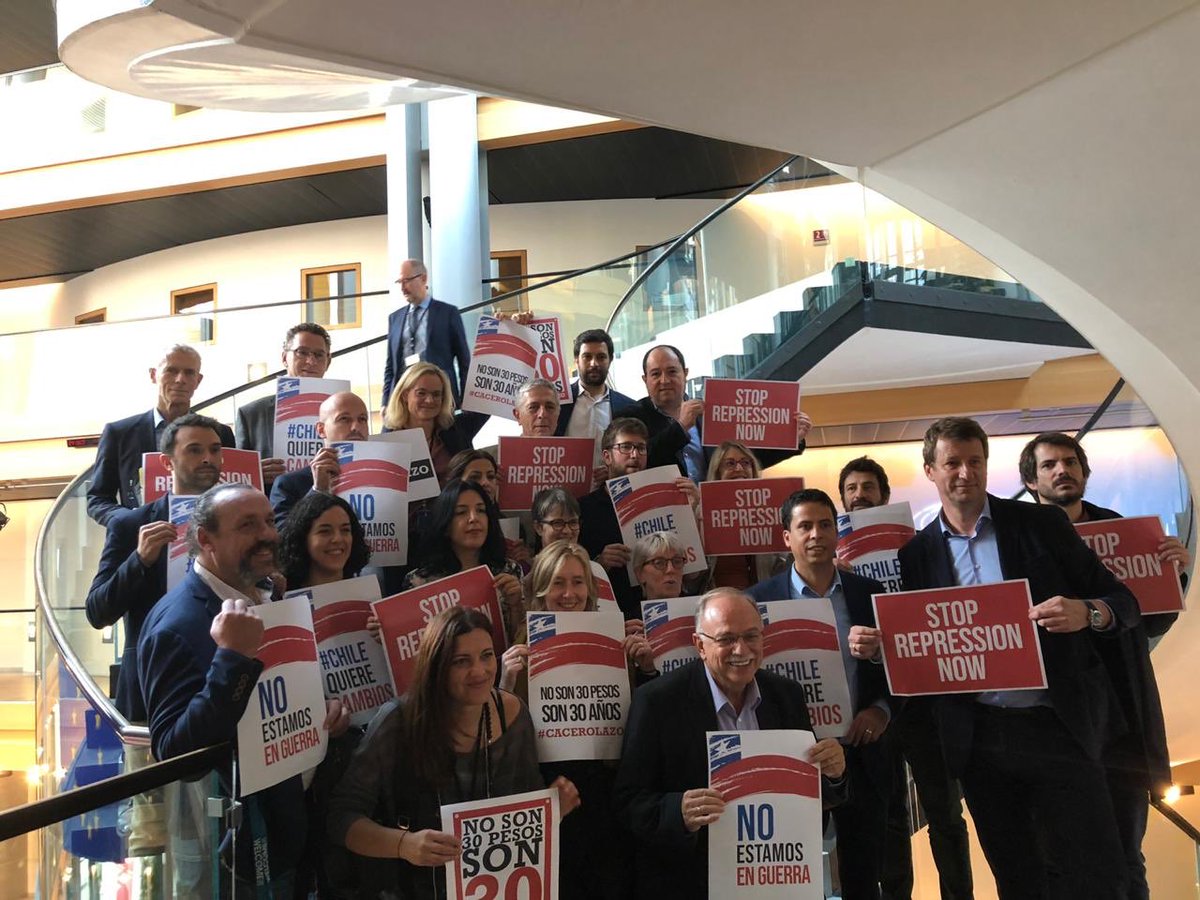 Parlamento Europeo, solidariza con Chile 🇨🇱 
Gracias!
#LaMarchaMasGrandeDeChile