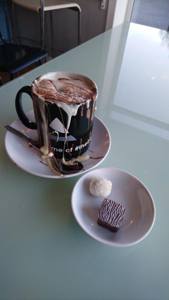 CatFezzyear's tweet photo. A stop in Durness isn't complete without a stop at cocoa mountain #cocoamountain #cocoamountainbalnakiel https://t.co/OkzOSipEkg