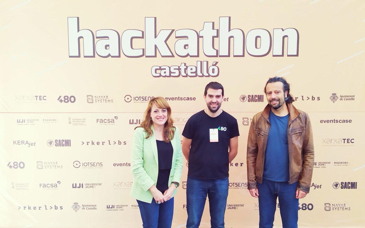 PlanetaDebug's tweet image. El proyecto #PlanetaDebug ha visitado hoy el @HackathonCS en #CampusUJI para diseñar futuros retos conjuntos con #XarxaTEc. Gracias #SergioAguado @Cuatroochenta  por vuestro apoyo desde el germen de la iniciativa @UJIuniversitat #videojuegos #cambioclimático con apoyo @fdnc_es