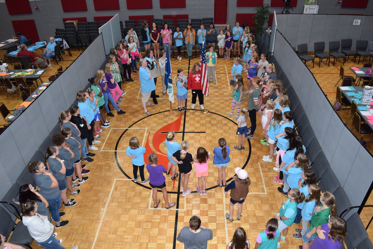 GirlScoutCSA's tweet image. In September, one service unit hosted a Journey in a Day, with 92 girls across east Tennessee in attendance! From Daisies to adults, the @girlscouts completed all parts of #ThinkLikeaProgrammer, and ended the day presenting patches and a Fall Product Rally!