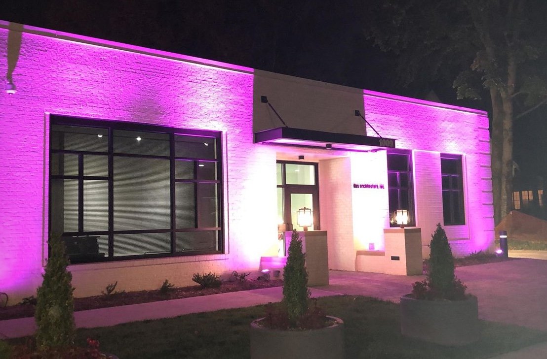 das_arch's tweet photo. Have you seen our new building at night? We're lighting it up #pink for Breast Cancer Awareness and @CREW_Clt's Queen City in the Pink #QCIP #breastcancerawareness https://t.co/KdgeVuVdlr