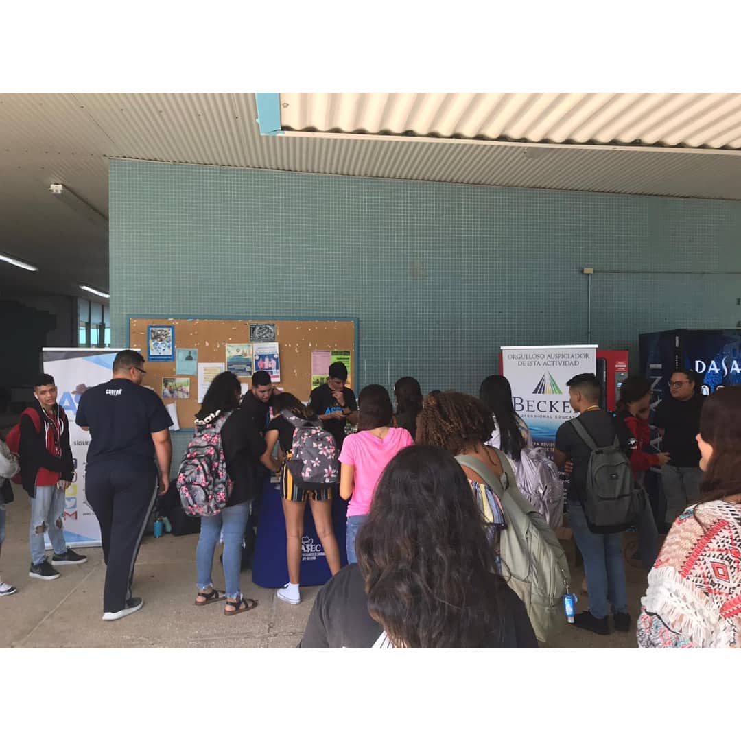 asec_uprb's tweet photo. ¡Saludos miembros!😁 En el día de ayer estuvimos realizando la entrega de camisas👕¡Felicidades al ganador del YETI!
Gracias a todos los miembros que asistieron🤠 y a nuestros auspiciadores por su patrocinio.
#AsecUPRB #Becker #Electroocoop https://t.co/JSh6cTah1n