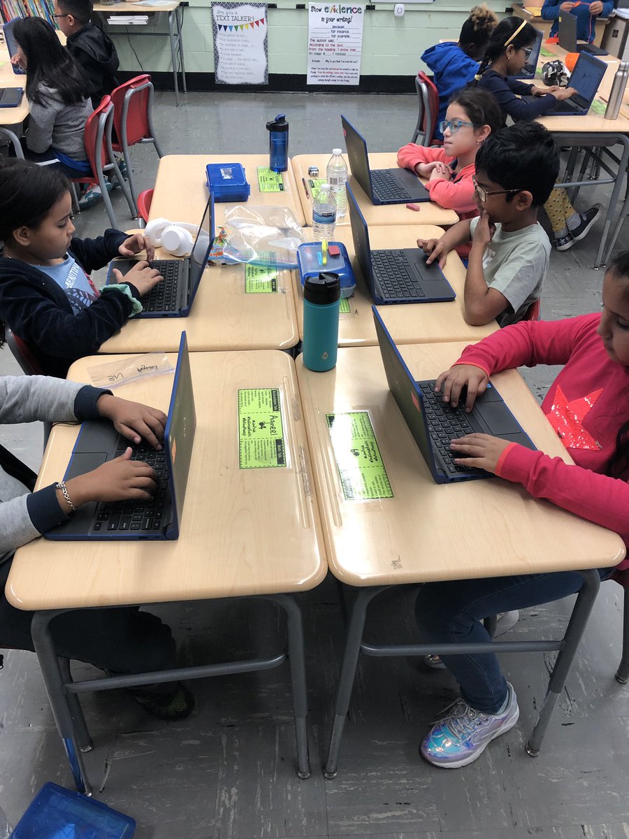 MissNapolitano's tweet photo. Trying our hand at #SelfieWriting this morning with #GoogleSlides #IfIOwnedAPumpkinPatch #GoogleExperts @25Lafayette https://t.co/mwdETrMZZK
