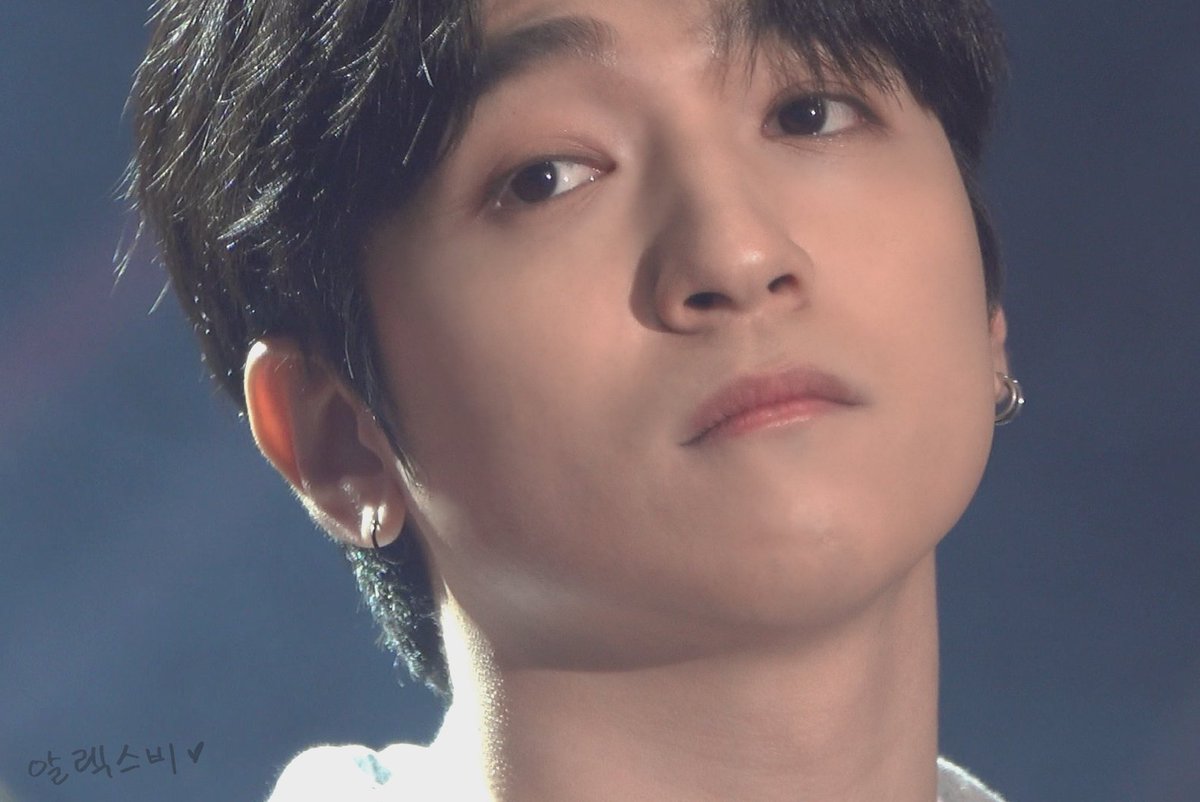 AlexB_4day6's tweet photo. 191019_Grand Mint Festival 

니가 등장하면서부터
내 삶과 꿈 미래 그 모든 게 바뀌어

#DAY6 #데이식스 #박성진 #성진 #Sungjin https://t.co/Af3Gwd25lL