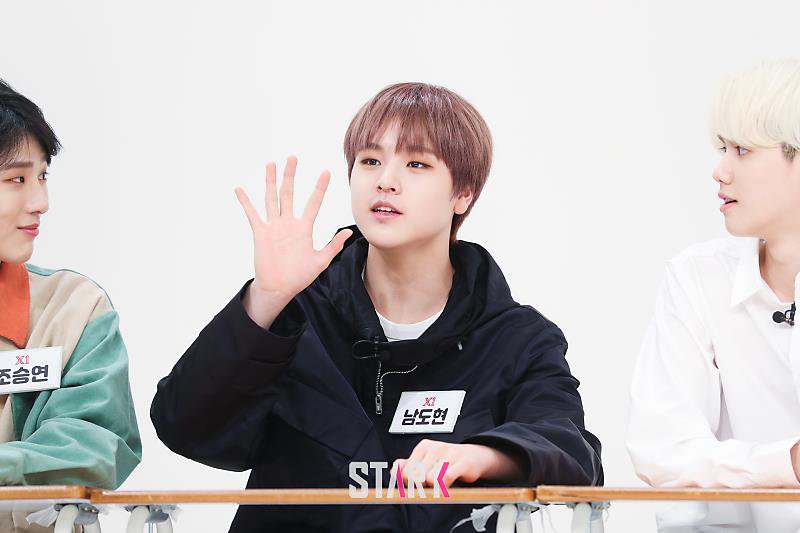 DohyonBrazil's tweet photo. [#FOTO] 25.10.19
Dohyon nos bastidores do Idol League [Parte 2]

#MAMAVOTE #NAMDOHYON #DOHYON #남도현 #X1 @x1official101 https://t.co/sue64tbpW0