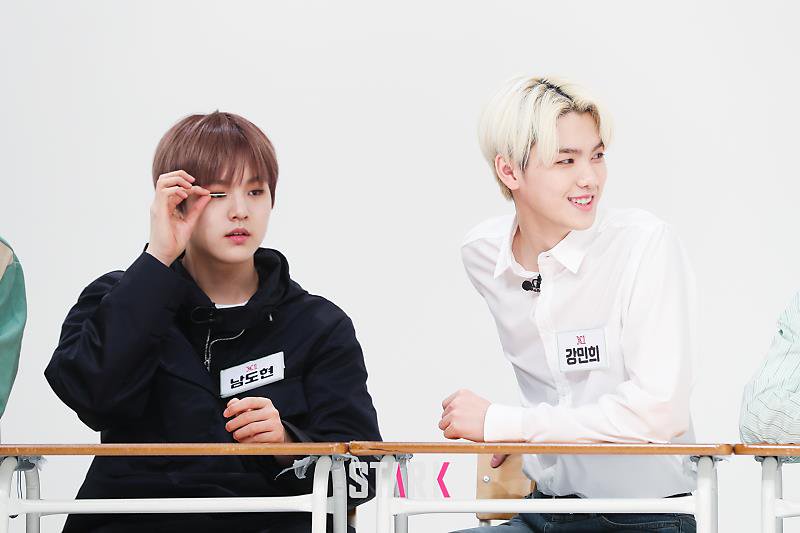DohyonBrazil's tweet photo. [#FOTO] 25.10.19
Dohyon nos bastidores do Idol League [Parte 2]

#MAMAVOTE #NAMDOHYON #DOHYON #남도현 #X1 @x1official101 https://t.co/sue64tbpW0