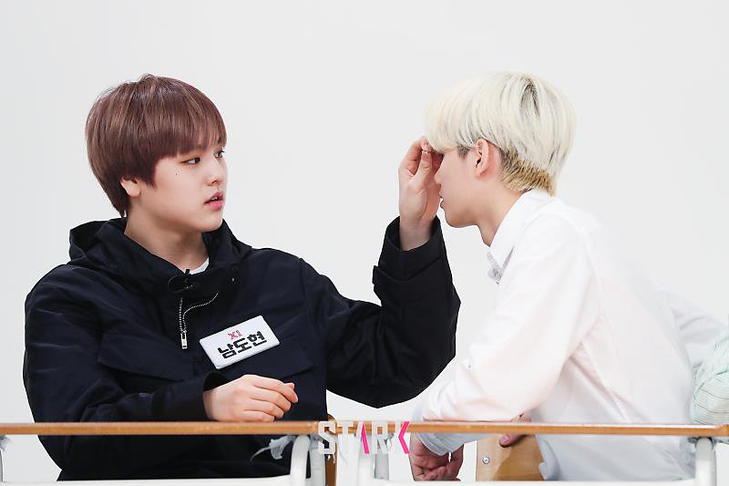 DohyonBrazil's tweet photo. [#FOTO] 25.10.19
Dohyon nos bastidores do Idol League [Parte 2]

#MAMAVOTE #NAMDOHYON #DOHYON #남도현 #X1 @x1official101 https://t.co/sue64tbpW0
