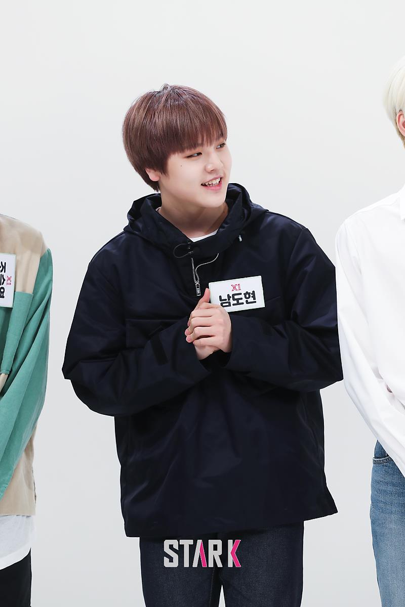 DohyonBrazil's tweet photo. [#FOTO] 25.10.19
Dohyon nos bastidores do Idol League [Parte 2]

#MAMAVOTE #NAMDOHYON #DOHYON #남도현 #X1 @x1official101 https://t.co/2cjXAtTDsA
