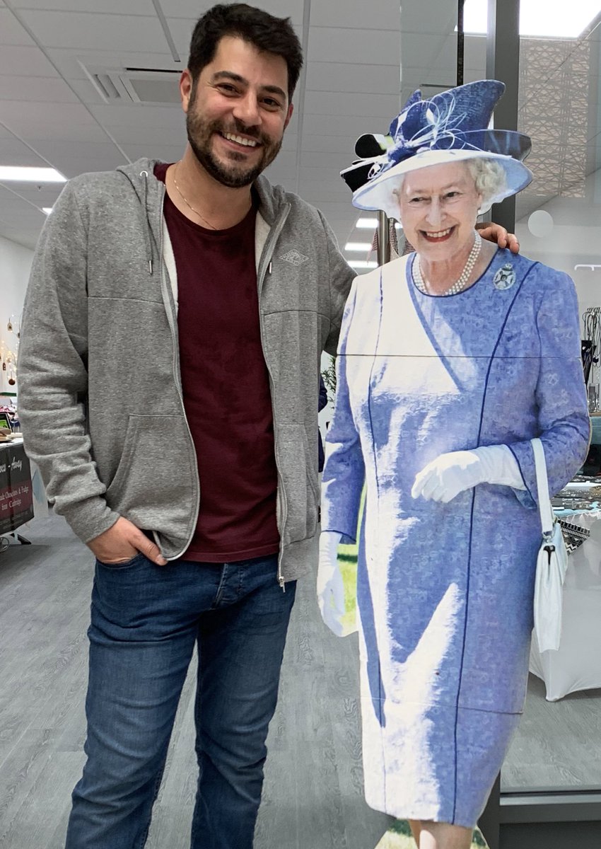 Sextou!!! Dia de passear com a gatinha no shopping. 🤴🏼👸🏼