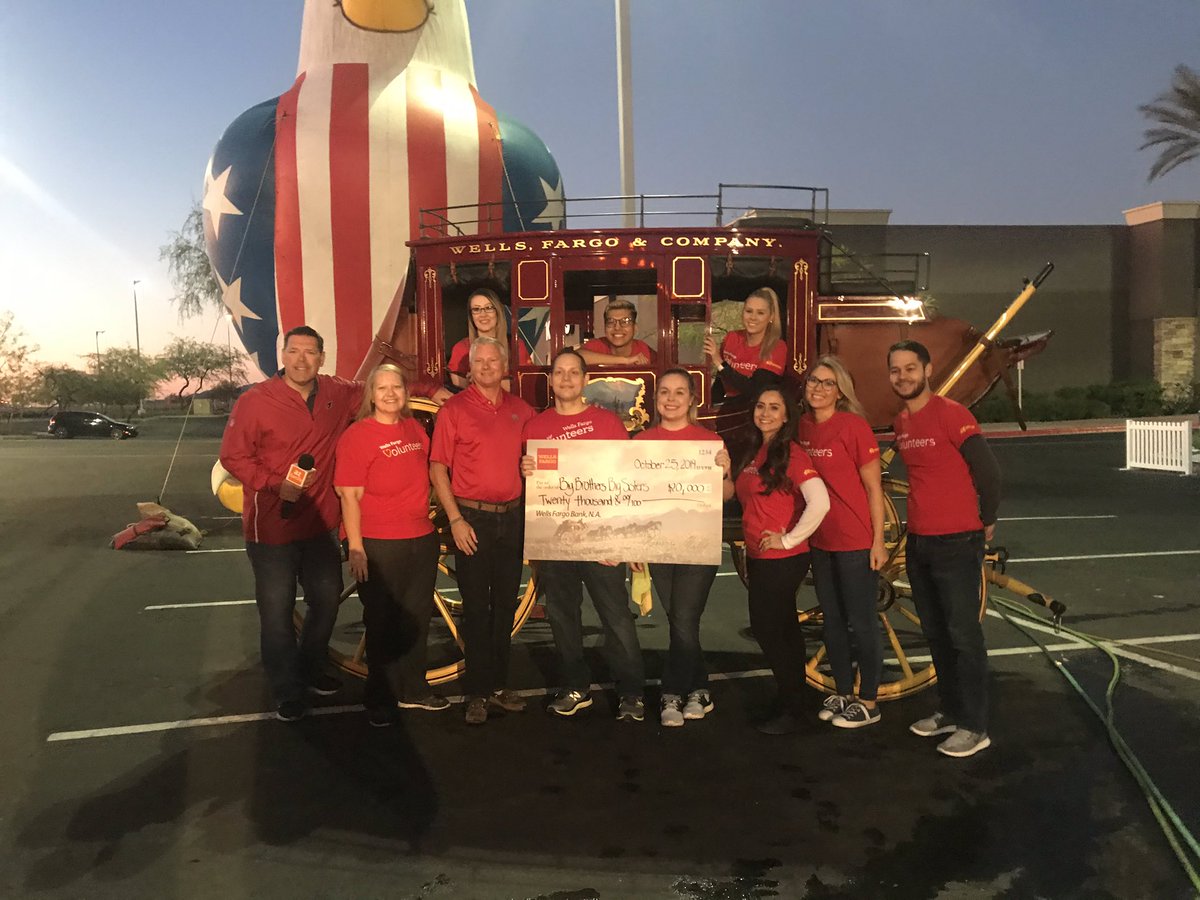 bbbsaz's tweet photo. Thank you @WellsFargo for donating $20,000 to BBBSAZ! We appreciate your support and thanks for volunteering today at @PaulHortonCBS5 ‘s Pay it Forward Car Wash. #paulspifcarwash #bbbsaz https://t.co/7LGkuhNql7