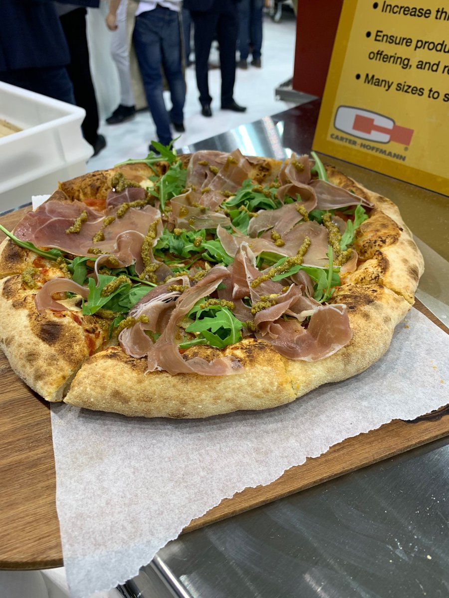 MiddMarshall's tweet photo. Check out this pizza baked at the Host Milan Show by the Pizza World Champion! Your options are endless. 
#nationalpizzamonth #pizza #wearemarshall #rethinkcooking #conveyorovens #wowoven #bakedtoperfection #perfectioninminutes https://t.co/yyeUFXnFba