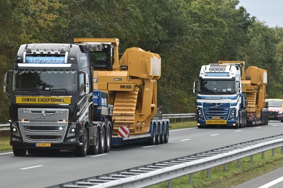 Delta_Machinery's tweet photo. CAT 587, 90 ton, pipelayers heading to the next pipeline project!

#caterpillar #pipelayer #pipeline #machinery #Delta https://t.co/4AbMcA6unI