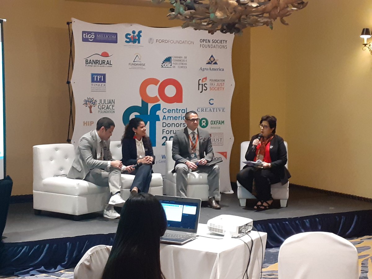 Inicia el tercer día del #CADF2019 con el panel 'En la línea de fuego' en el cual participan periodistas de El Salvador, Guatemala y Honduras.