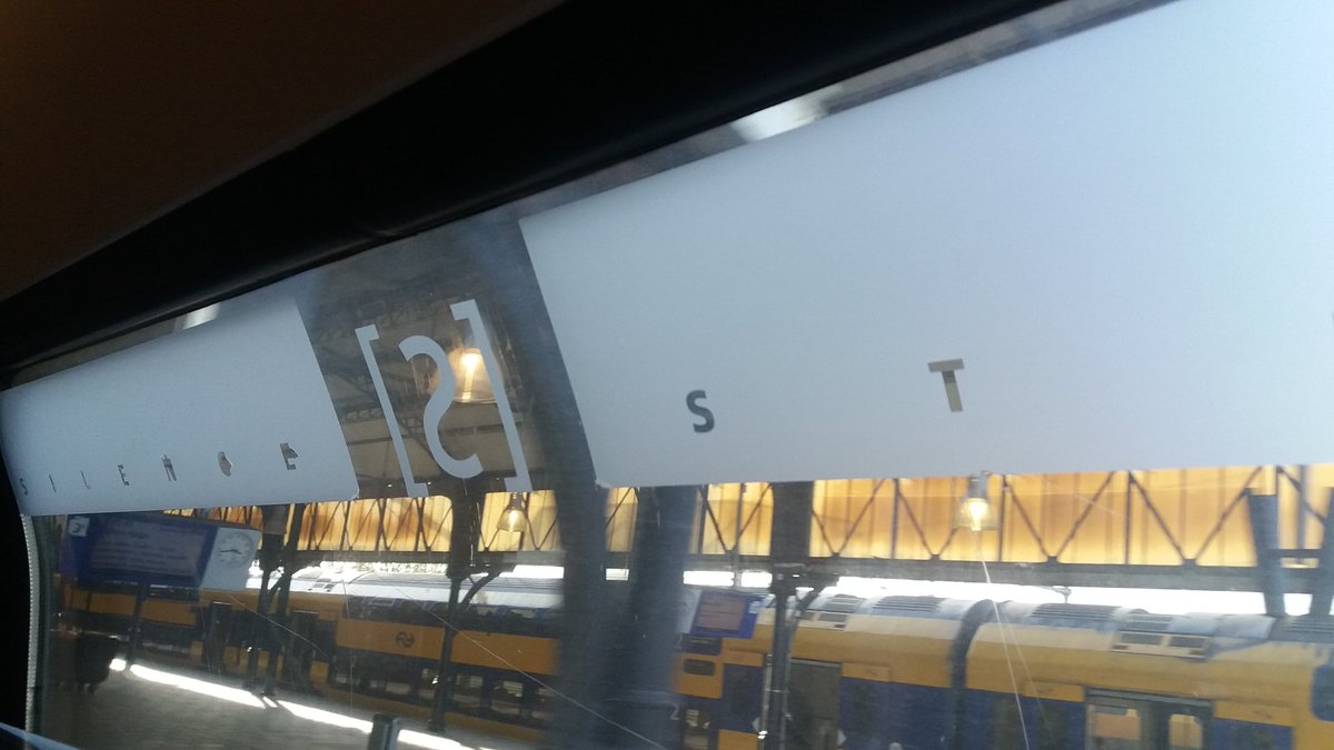 Wanneer je als willekeurig toehoorder (ik) onderweg naar huis allerlei voorbeelden van framing bedenkt en signalen van nudging zoekt, is je presentatie (<a href="/sarahgagestein/">Sarah Gagestein</a>) geslaagd :-) #DRONGO2019