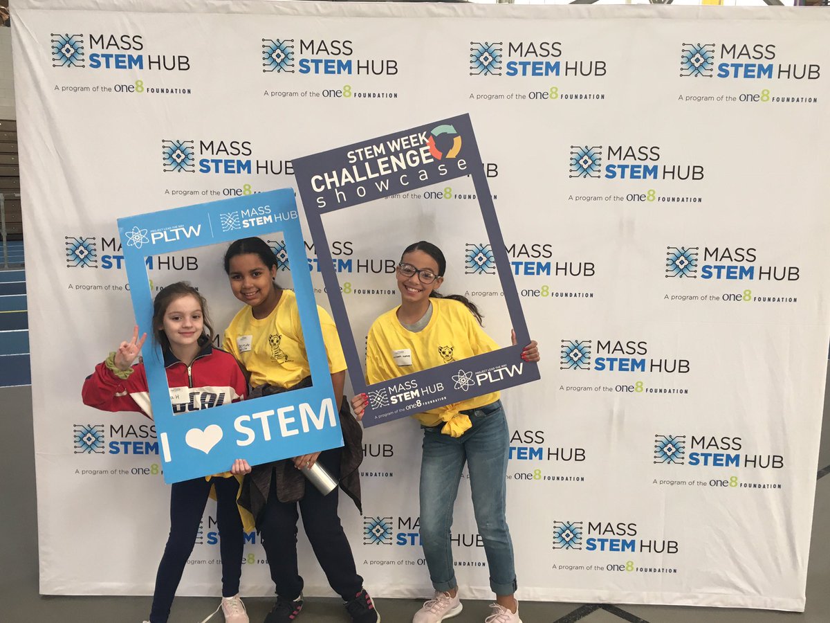mrburdman's tweet photo. Tynan representing today @BPSTechnology @BostonSchools #STEMWeekChallenge #MassSTEMWeek @PLTWorg @Mass_STEMHub https://t.co/V5OG27Kxua