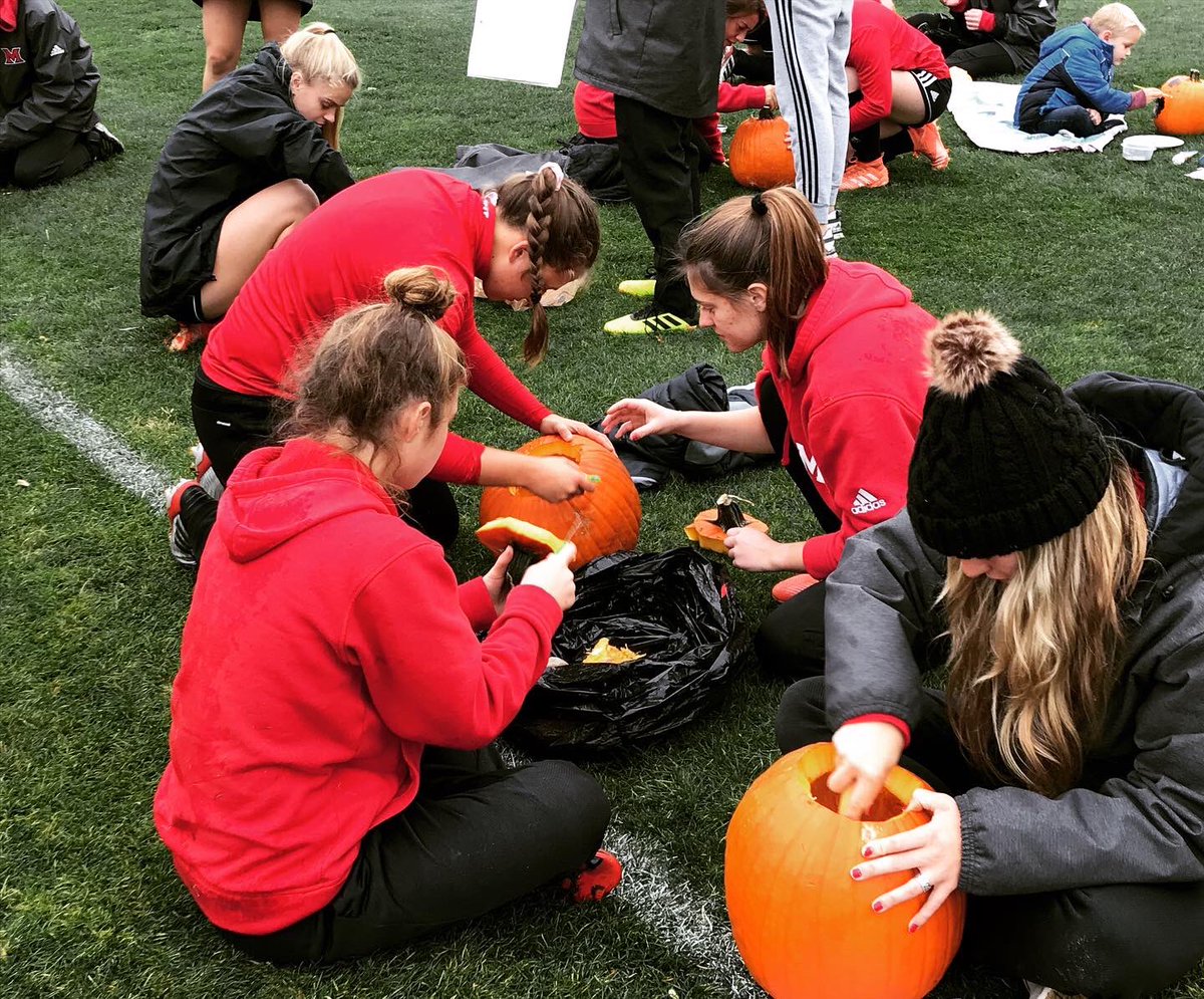 MiamiOH_Soccer's tweet photo. Recovery day, with a side of pumpkins. 🎃⚽️🔥 #RiseUpRedHawks #LoveAndHonor #HotHeadWon https://t.co/2iGHoiRyQi
