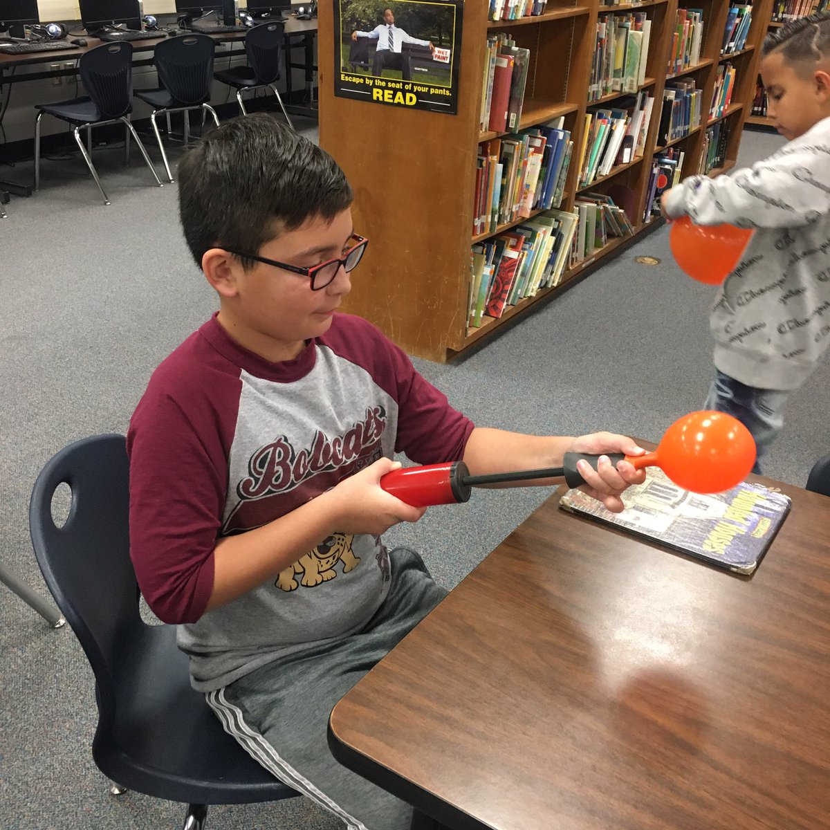 teacher_ttu's tweet image. Balloons over @NISDBraunStat! #balloonsoverbroadway #balloonsnimals #libraryproject #thisisthirdgrade