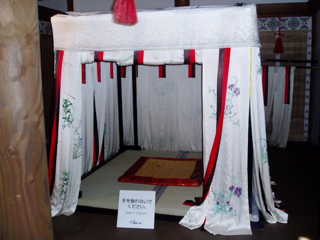 御帳台