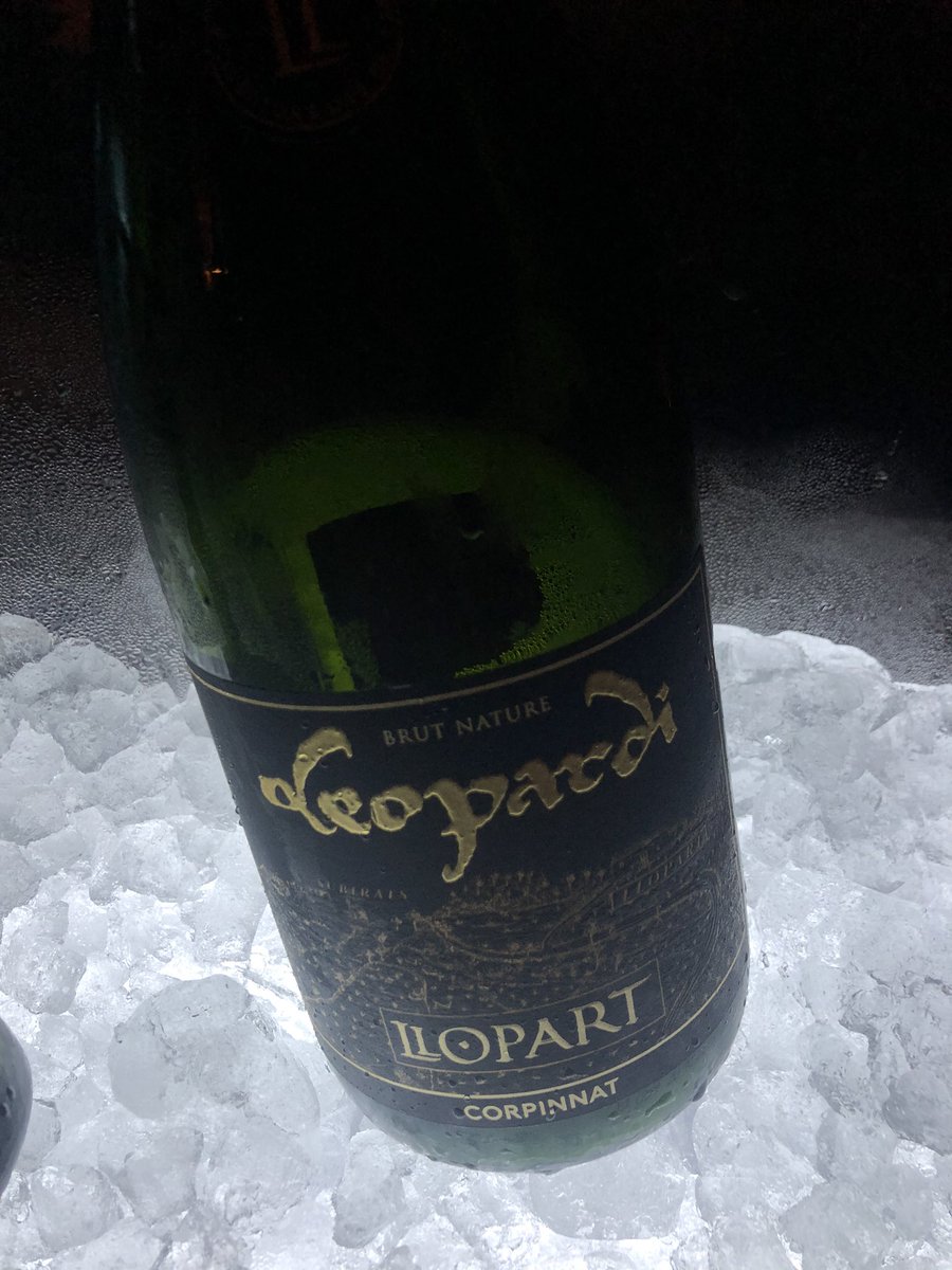 ZoltanCsabaNagy's tweet photo. Vinos espumosos que transmiten emociones y son de la más excelente calidad. @Llopart1887 #premiumNetworking https://t.co/6MrVzo0xEw
