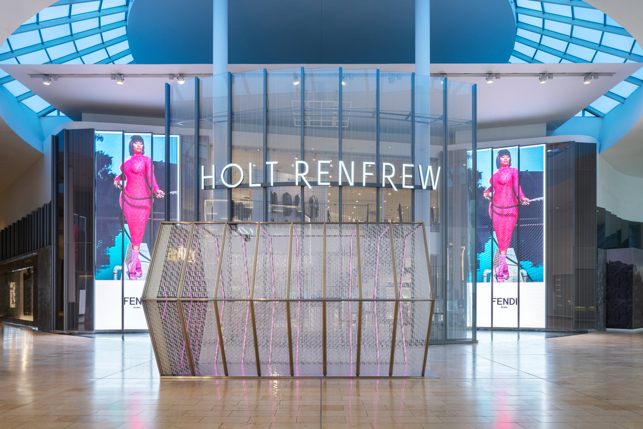 Fendi on X Don t miss the chance to visit the exclusive FendiPrintsOn installation at our Fendi Holt Renfrew Yorkdale boutique. The fashion collaboration taking the luxury world by storm only until