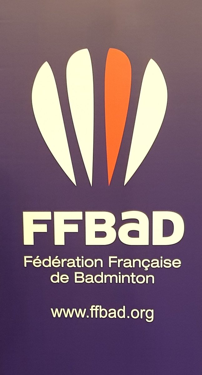 JulienFrere's tweet photo. Aux internationaux de France de Badminton pour la remise des prix "Mémoires étudiants 2019". Merci @FFBaD pour l'invitation et félicitations à Jobrane #STAPSNancy https://t.co/GpekdVThLM