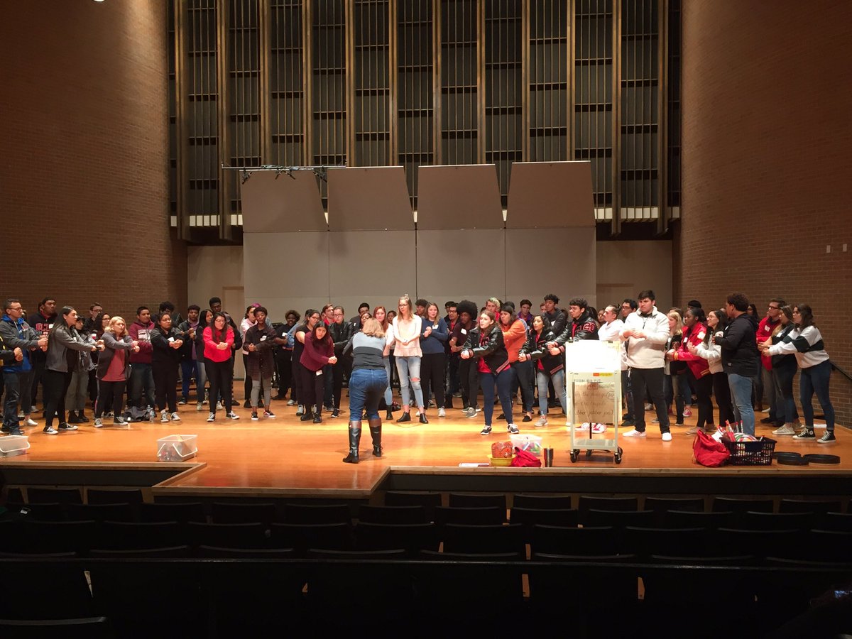 MidloHSChoir's tweet photo. Choral Music Ed. day at UTA! https://t.co/CG71172636