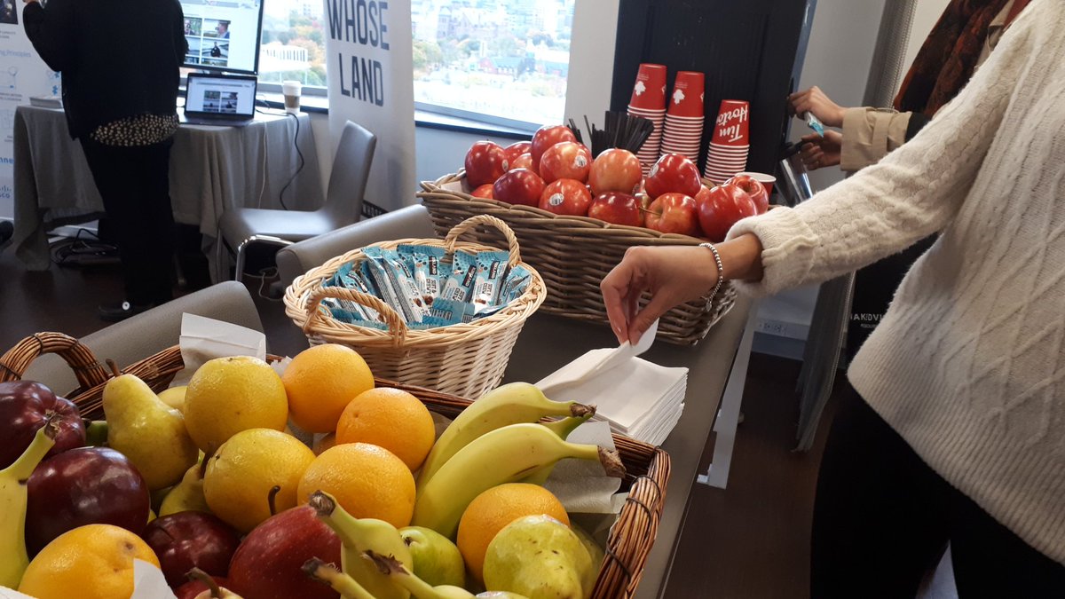 OISEDigitalDay's tweet photo. Food and beverage for our participants, on the 12th floor! #mtdigiday #oise #teachercandidates #professionaldevelopment https://t.co/wDNTOncFDc