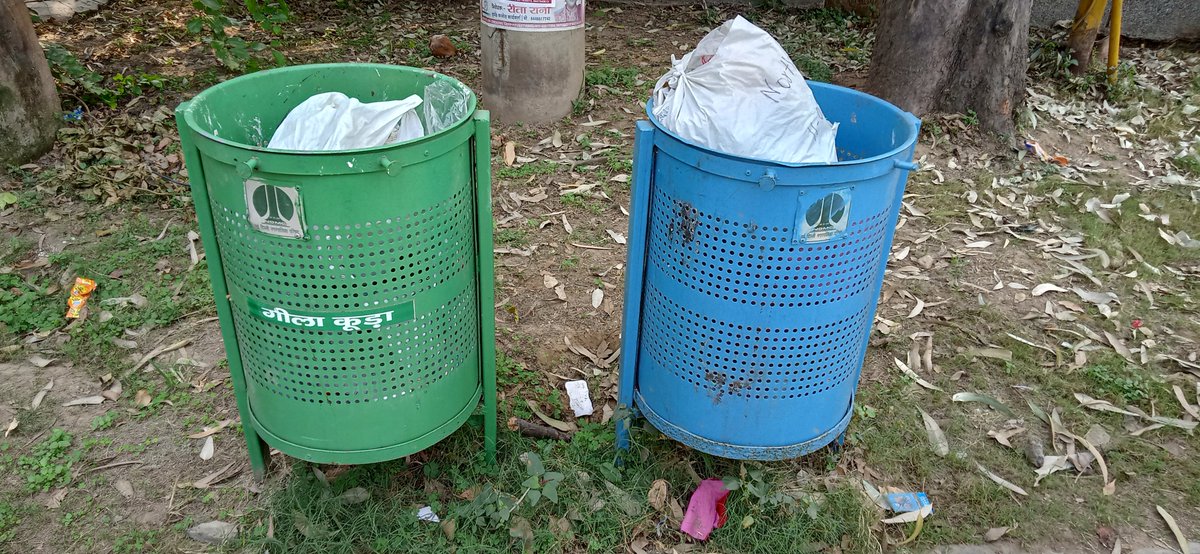 OnedanaRiyash's tweet photo. I think people are forgetting the colors of dustbins and meaning of Wet & Dry (waste). This is sorrowful. Unexpected in 1 of the posh colonies of Delhi #LODHICOLONY #rising_issue @SwachhBharatGov @SwachSurvekshan @swachhbharat @ArvindKejriwal @delhi_people @official_dda @TOIDelhi https://t.co/QzPfphPad1