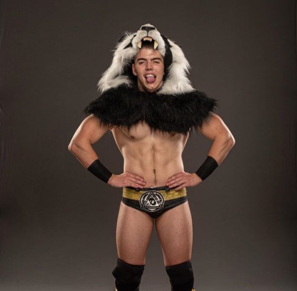 roofusdamas's tweet image. Do you think @sammyguevara is the future of the industry? Have you ever had the chance to be around Sammy? Does Sammy automatically kick you out of the room if hes around? Has Sammy ever allowed you to carry his bags? Do you strive to be 1/2 as good as Sammy is?